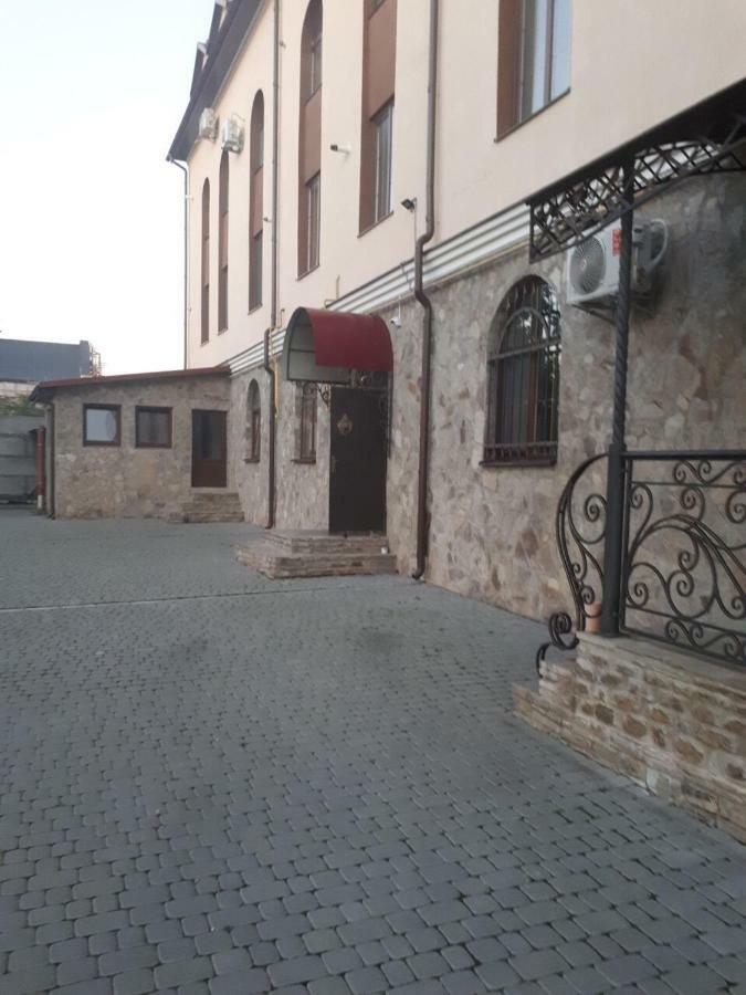 Апартаменты На Старобульварной Kamjanyi Potoki Kültér fotó